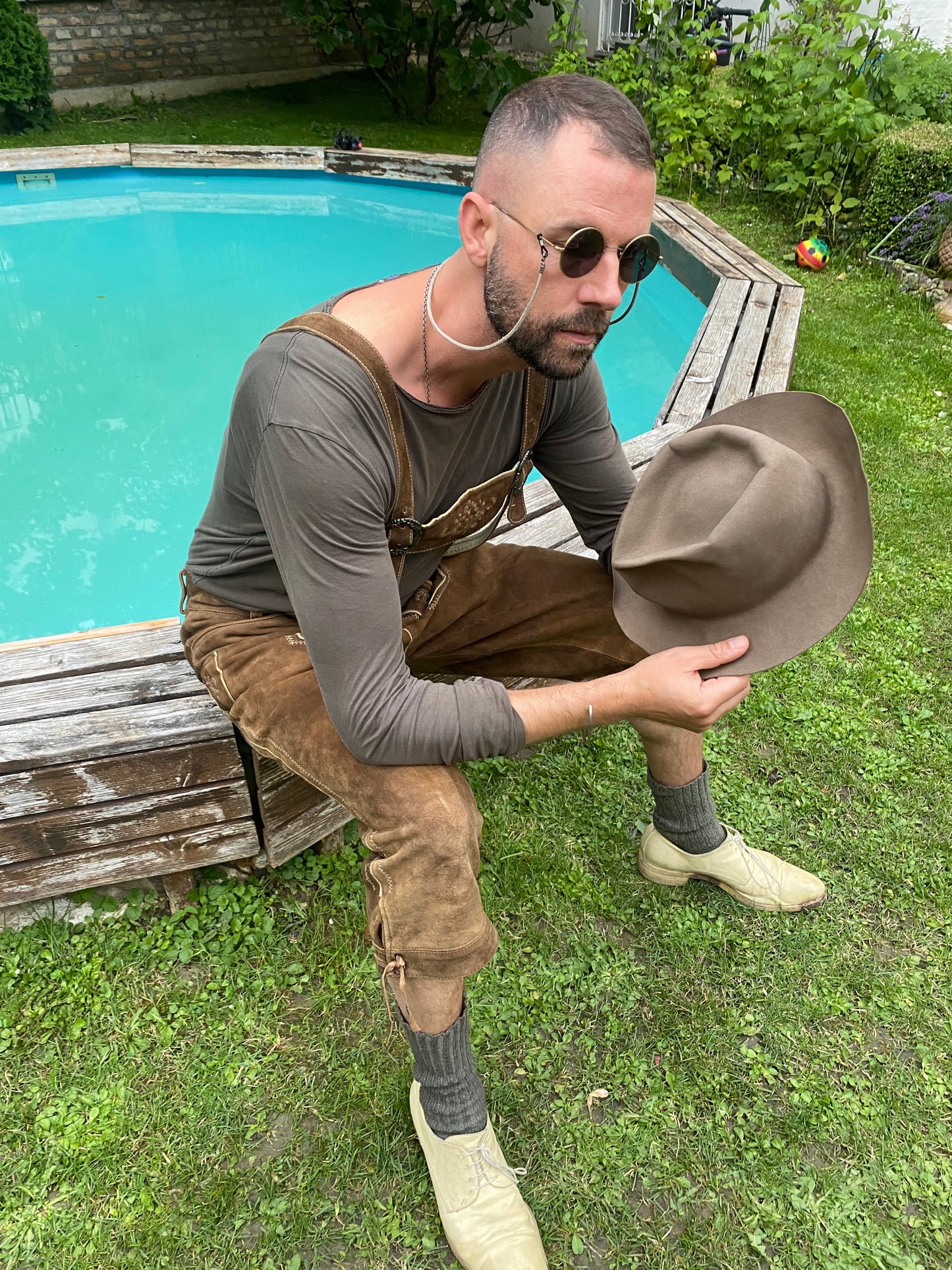 khaki